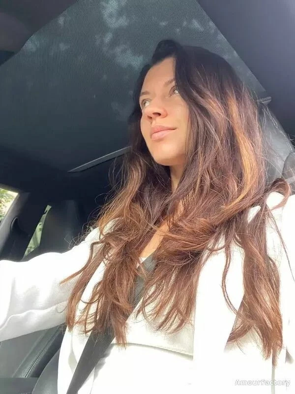 Anna Profile image 4