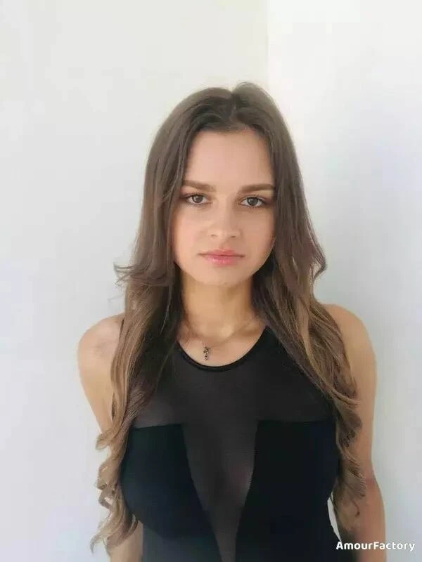 Alina Profile image 3
