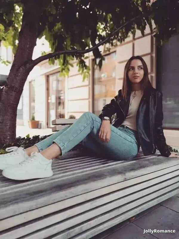 Elena Profile image 1