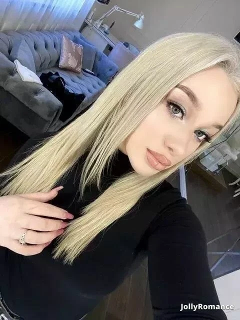 Karina Profile image 4