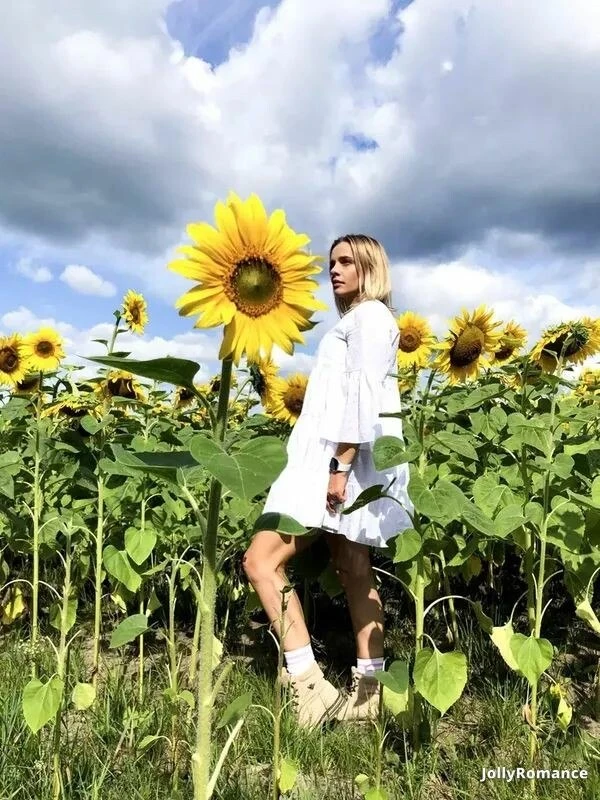 Julia Profile image 2
