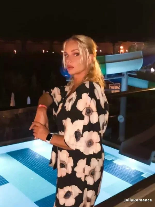 Julia Profile image 4
