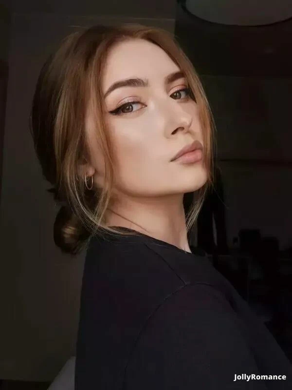 Valentina Profile image 4