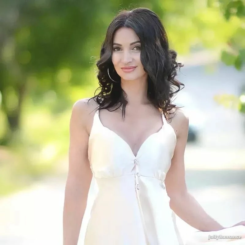 Yelyzaveta Profile image 3