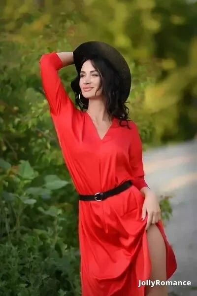 Yelyzaveta Profile image 1