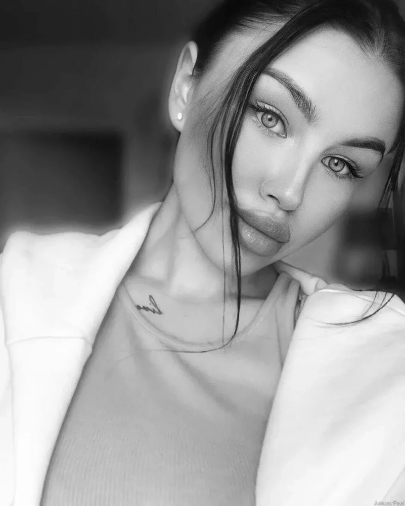 Julia Profile image 2