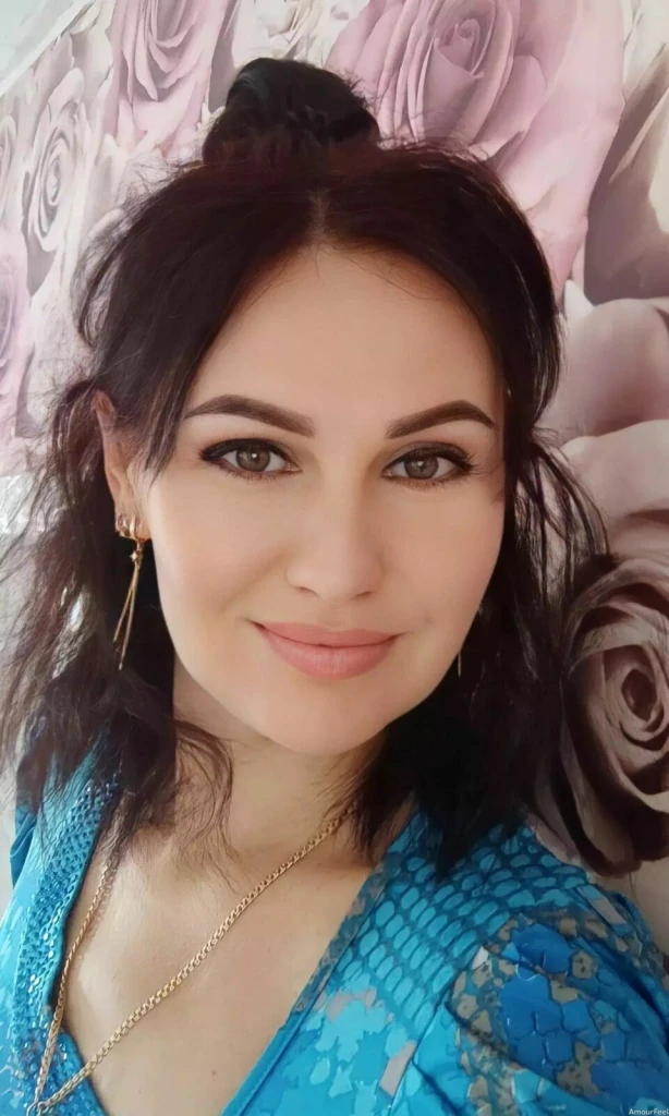 Ilona Profile image 4