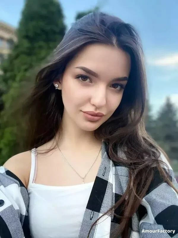 Alla Profile image 4