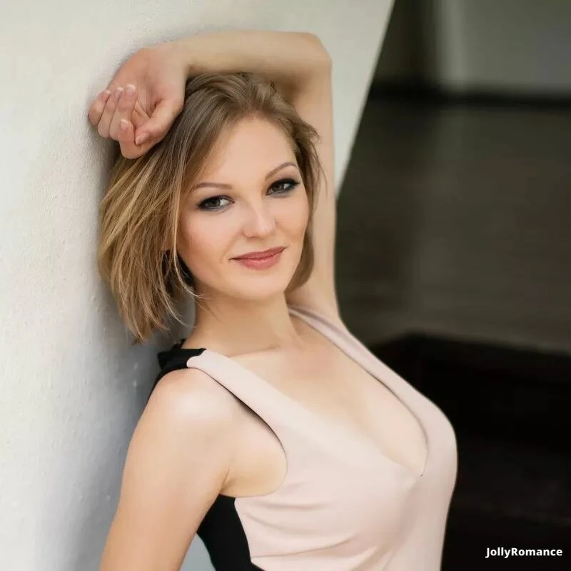 Yuliya Profile image 3