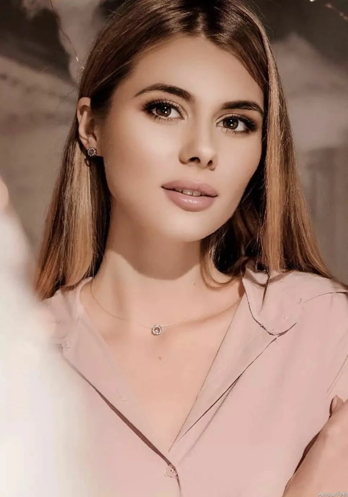 Angelina Profile image 3