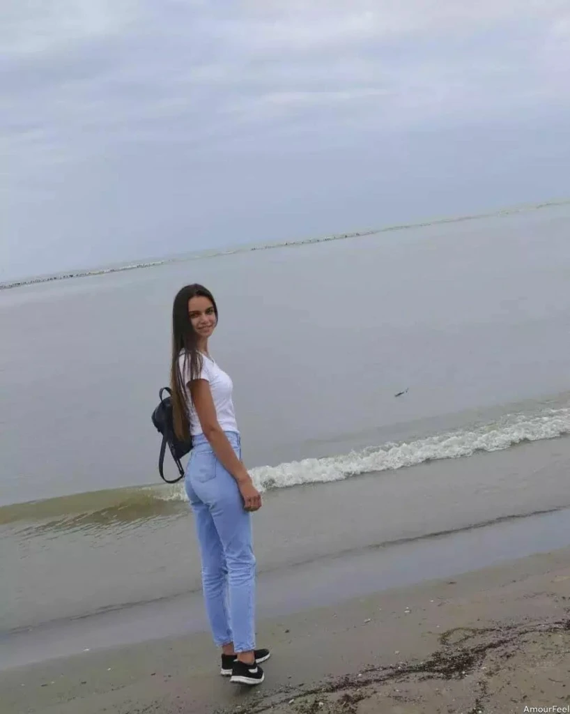 Olena Profile image 2