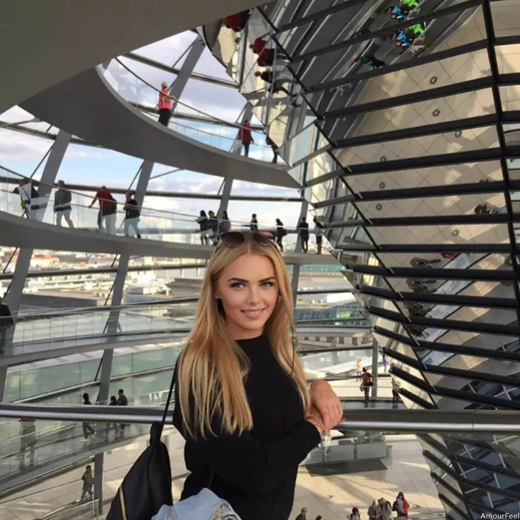 Olena Profile image 4
