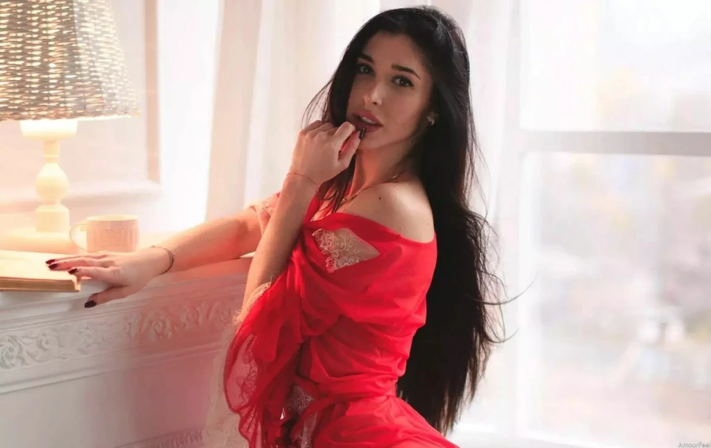 Oleksandra Profile image 3