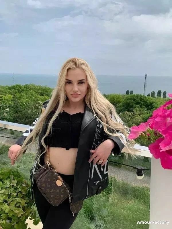 Olesia Profile image 1