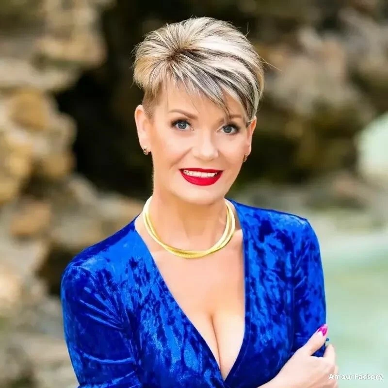 Anna Profile image 1