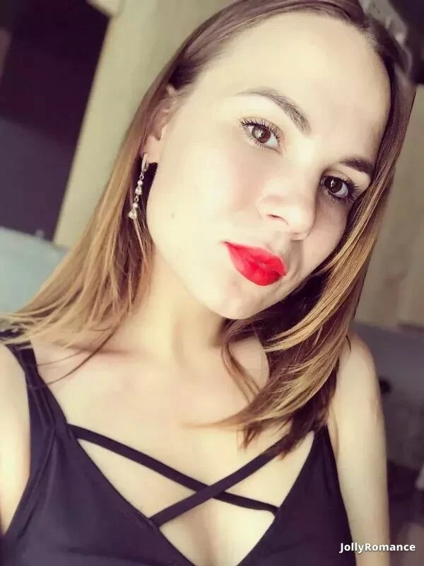 Alyona Profile image 4