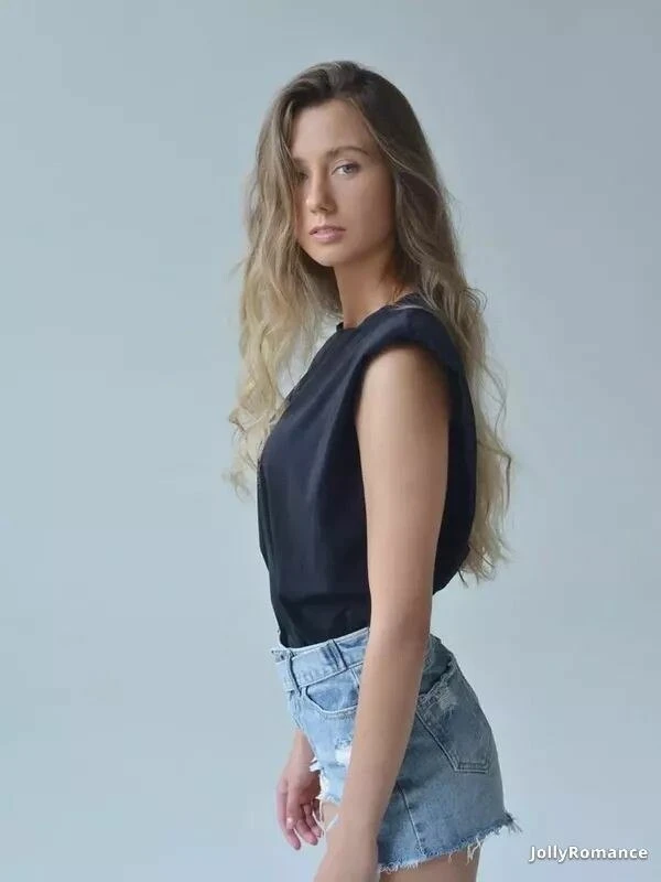 Olesya Profile image 2