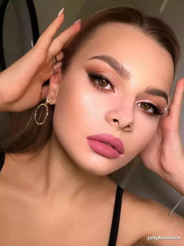 Julia Profile image 3