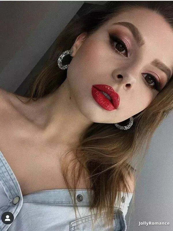 Julia Profile image 2