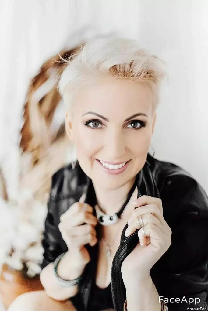 Amina Profile image 4