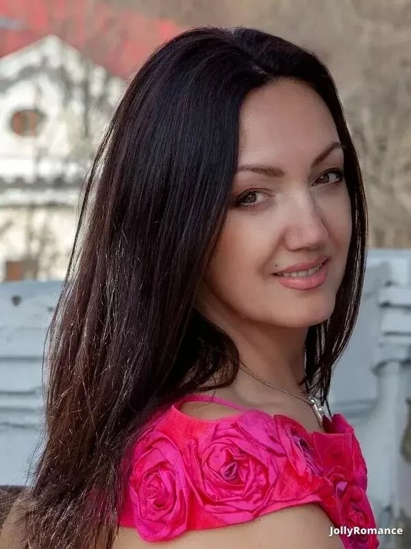 Elena Profile image 1