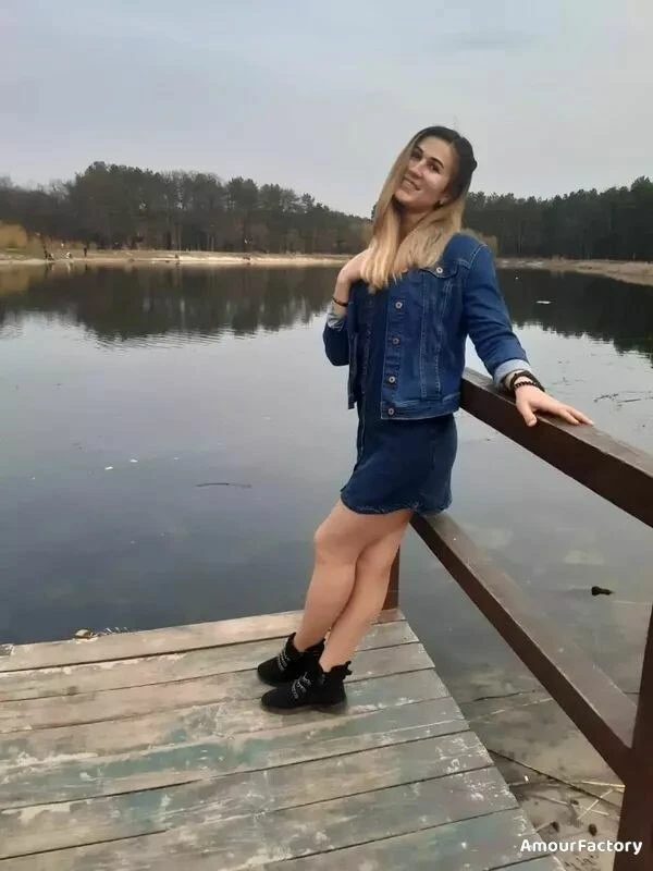 Elena Profile image 3