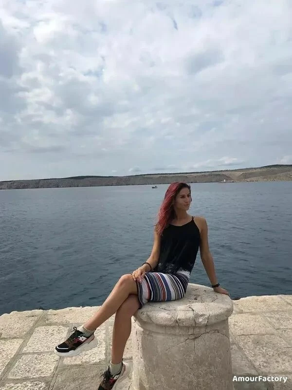 Elena Profile image 1