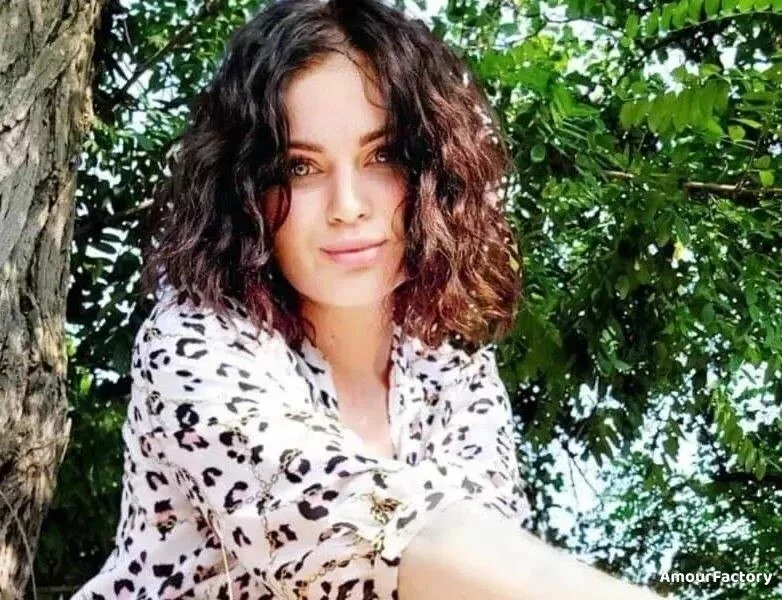 Olena Profile image 3