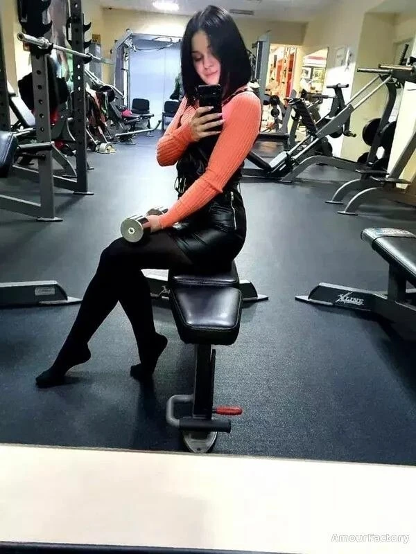 Olena Profile image 4