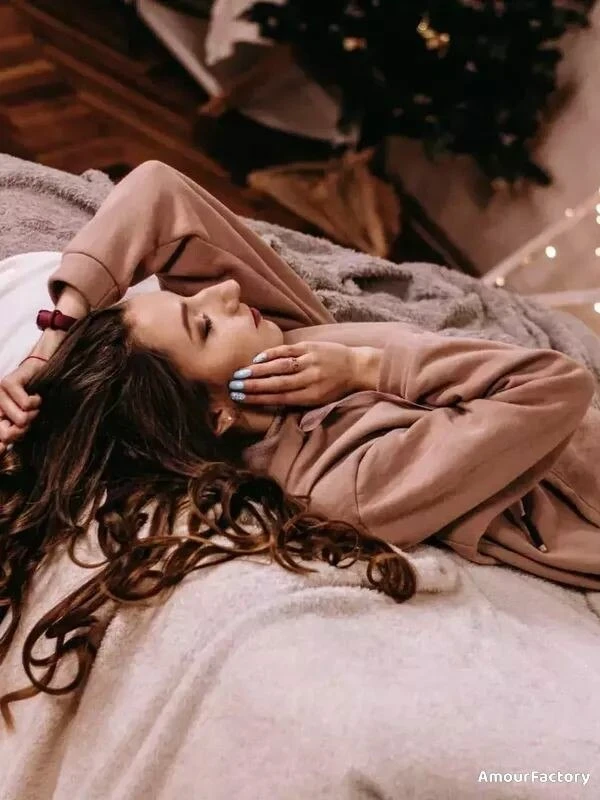 Viktoria Profile image 4