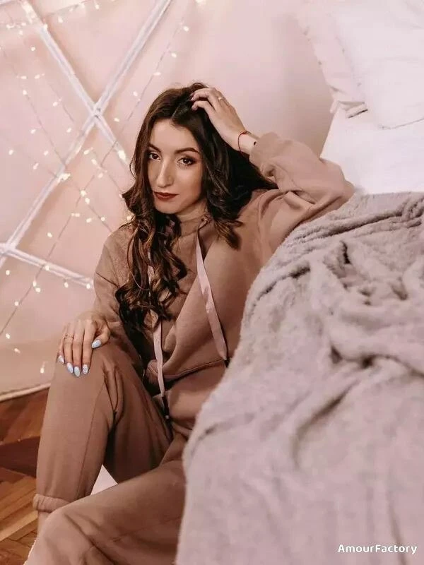 Viktoria Profile image 3